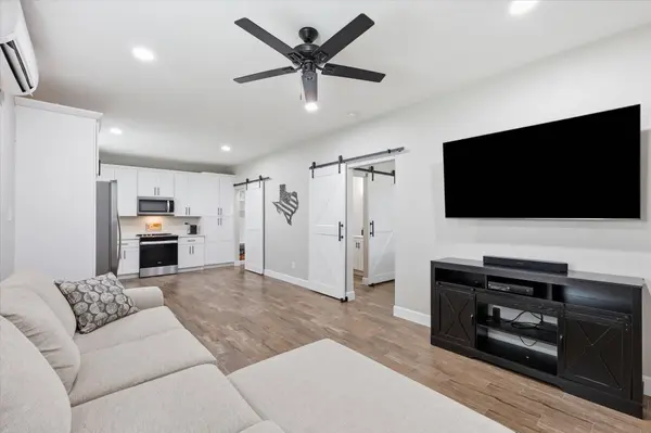 10061 Fm 66, Grandview, TX 76050