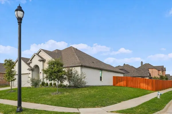 5622 Log Cabin CT, Midlothian, TX 76065