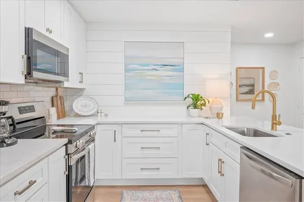 512 Harbour Oaks DR, St. Simons Island, GA 31522