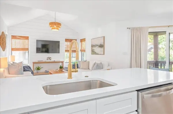 512 Harbour Oaks DR, St. Simons Island, GA 31522