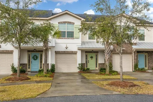1702 Mariners CIR