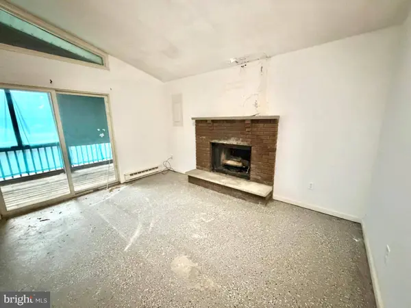 1841 SHADYSIDE DR, Tobyhanna, PA 18466