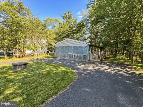 1841 SHADYSIDE DR, Tobyhanna, PA 18466