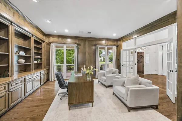 223 Heritage Oaks LN, Houston, TX 77024