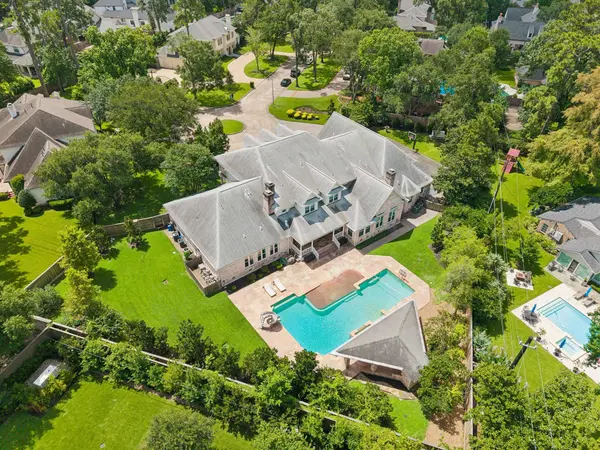 223 Heritage Oaks LN, Houston, TX 77024