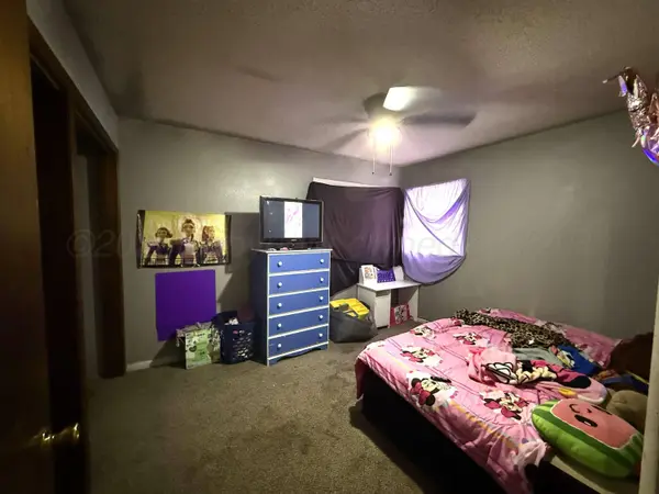 911 N DUNCAN ST, Pampa, TX 79065