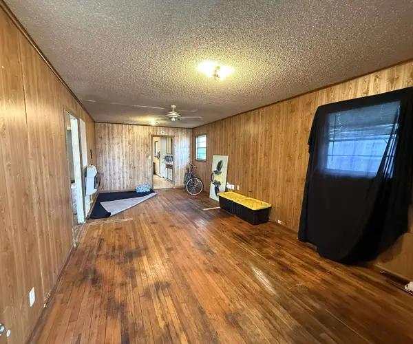 1108 S DWIGHT ST, Pampa, TX 79065