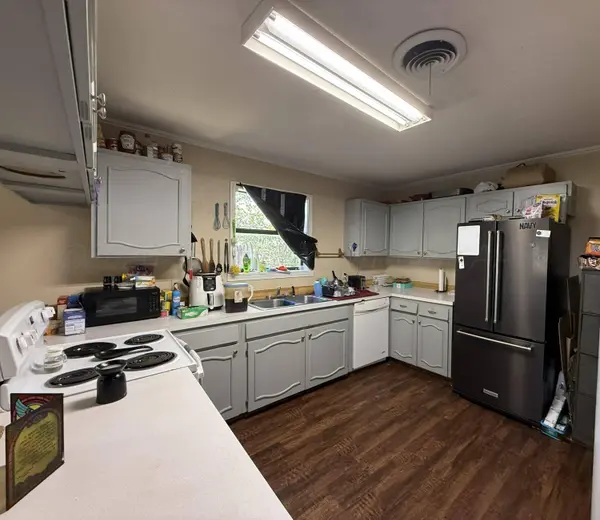 1033 S FARLEY ST, Pampa, TX 79065