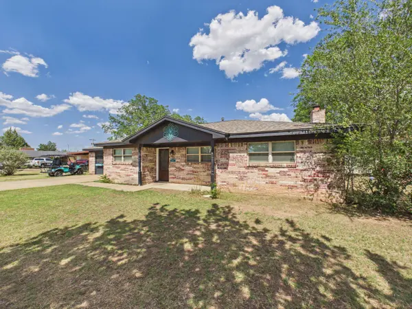201 Western ST, Claude, TX 79019