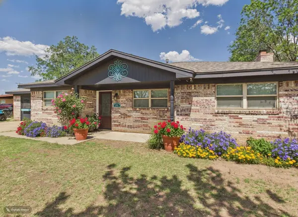 201 Western ST, Claude, TX 79019