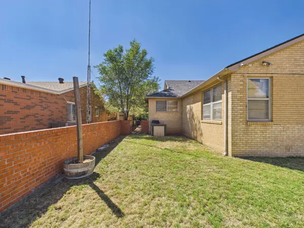 1704 N Christine ST, Pampa, TX 79065