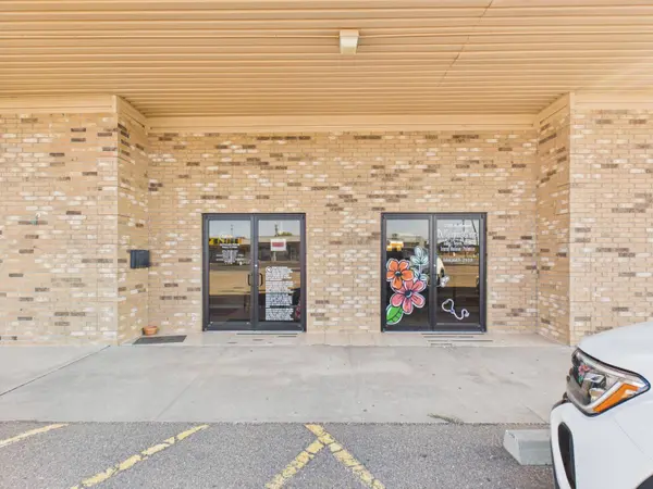 2217/2218 PERRYTON Pkwy, Pampa, TX 79065