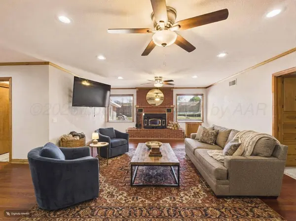 1007 S Canadian ST, Wheeler, TX 79096