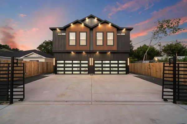 8011 Bowen ST #A-B, Houston, TX 77051