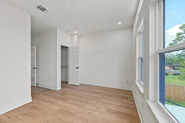 5109 Higgins ST, Houston, TX 77033