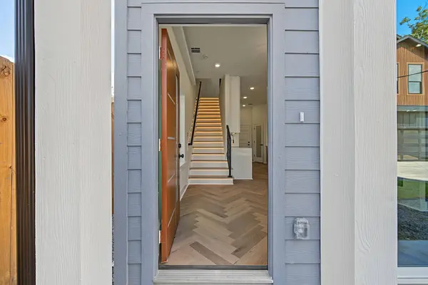 5109 Higgins ST, Houston, TX 77033