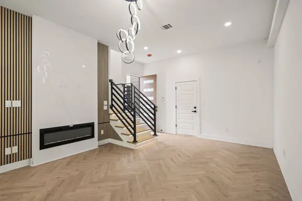 5042 Pershing ST #A-B, Houston, TX 77033