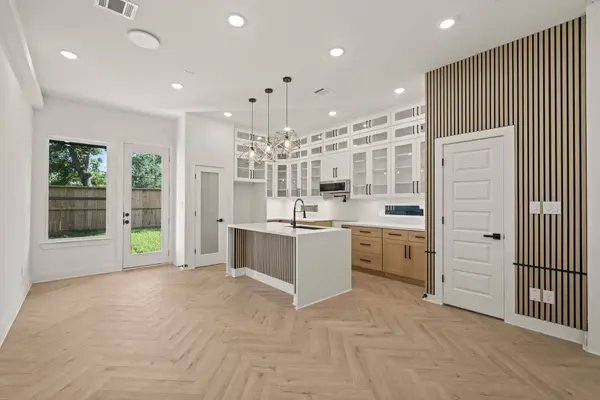 5042 Pershing ST #A-B, Houston, TX 77033