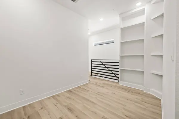 5042 Pershing ST #A-B, Houston, TX 77033