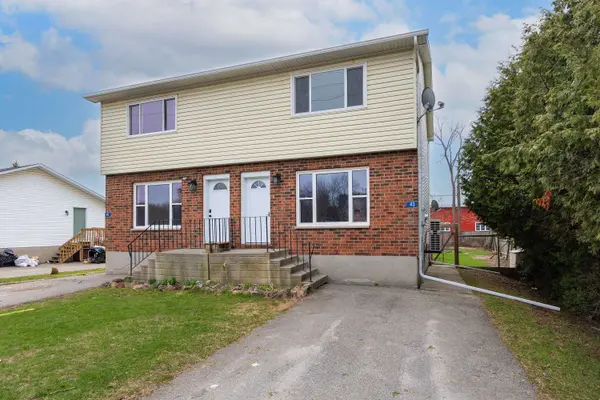 43-45 Railway ST, Lansdowne Village, ON K0E 1L0