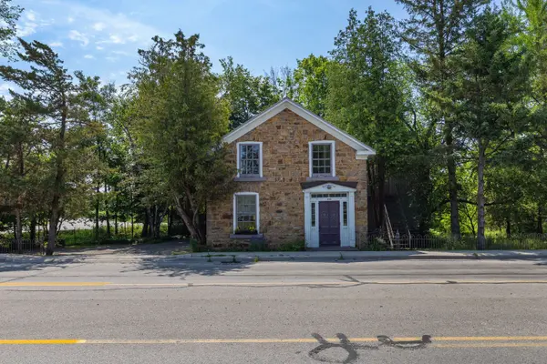595 King ST E, Gananoque, ON K7G 1H1