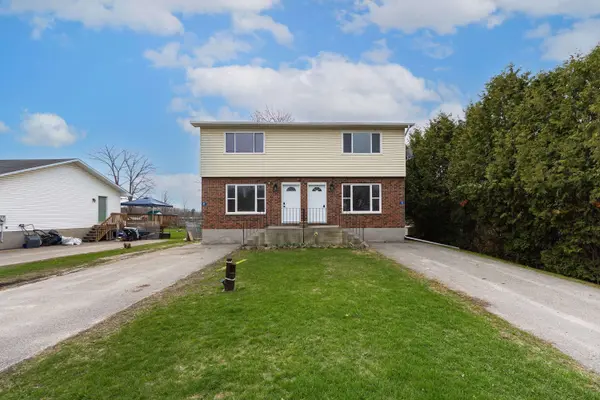 43-45 Railway ST, Lansdowne Village, ON K0E 1L0