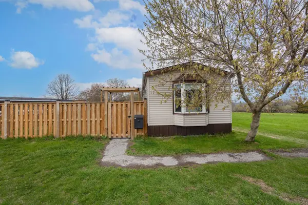 11 HERMES DR, Kingston, ON K7K 5T3