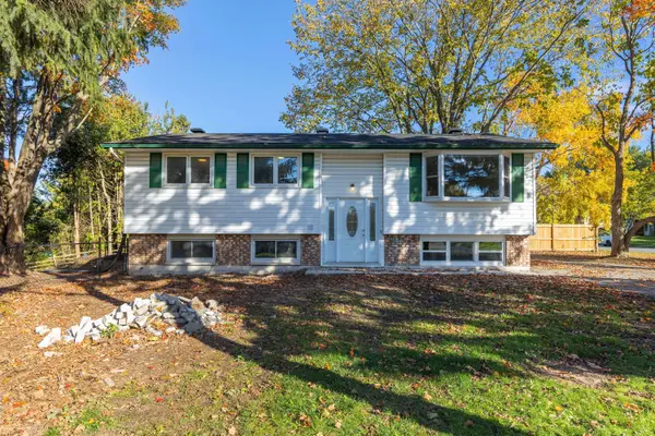 759 High Gate Park DR, Kingston, ON K7M 5Z6
