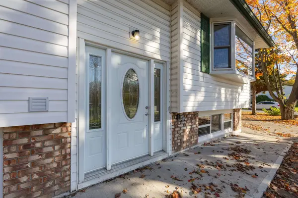 759 High Gate Park DR, Kingston, ON K7M 5Z6