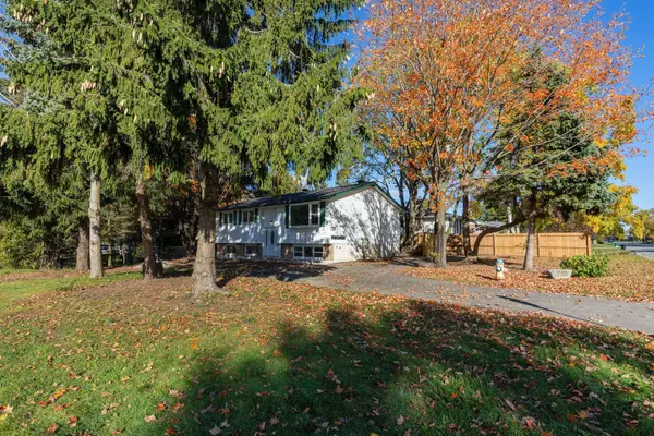759 High Gate Park DR, Kingston, ON K7M 5Z6