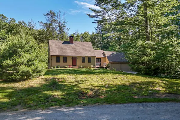 11 Ridgewood DR, Kingston, NH 03848