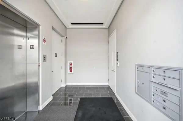 271 Millburn Ave #2A, Millburn Twp., NJ 07041