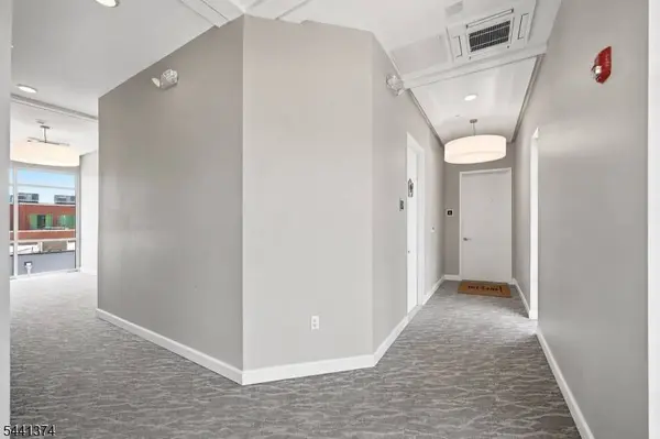 271 Millburn Ave #2A, Millburn Twp., NJ 07041