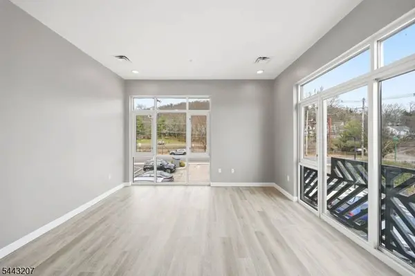 271 Millburn Ave #2B, Millburn Twp., NJ 07041