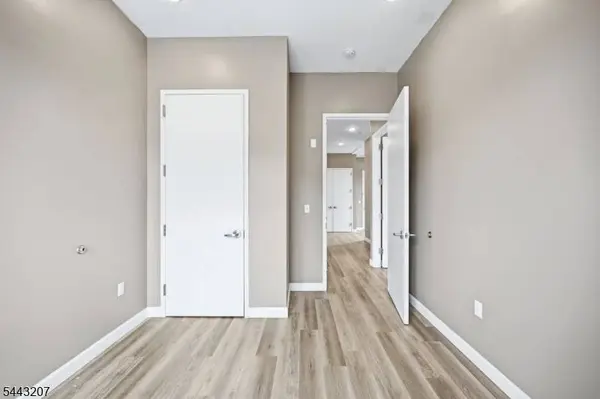 271 Millburn Ave #2B, Millburn Twp., NJ 07041
