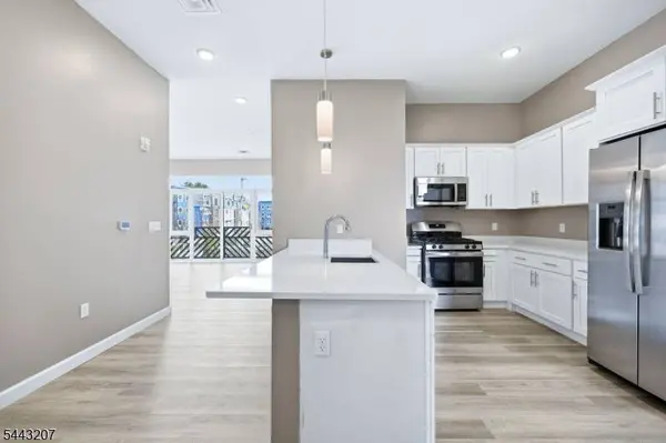 271 Millburn Ave #2B, Millburn Twp., NJ 07041