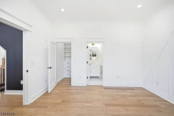 2 Wingate Dr, Livingston Twp., NJ 07039