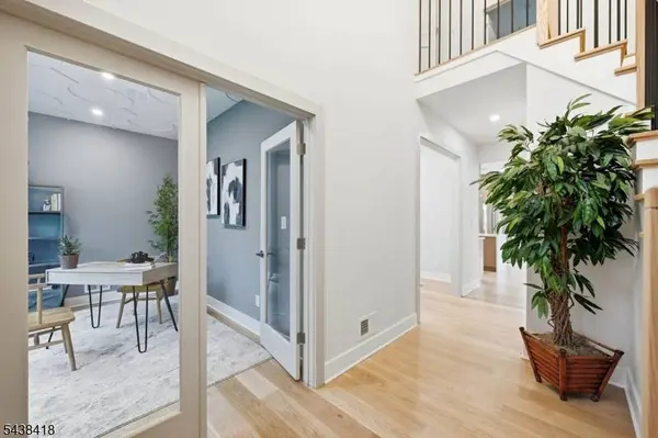 35 Sycamore Ave, Livingston Twp., NJ 07039