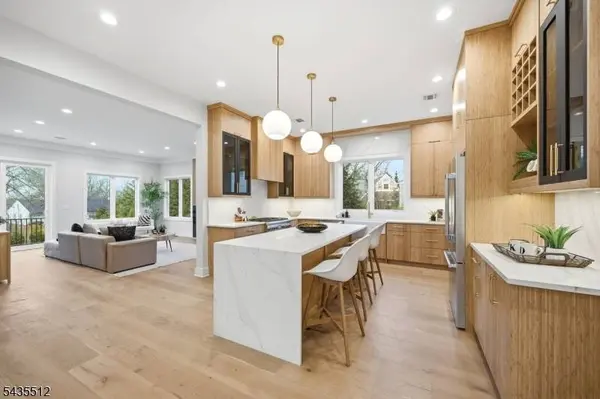30 Cathedral Ave, Florham Park Boro, NJ 07932