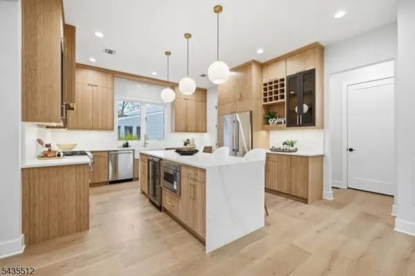 30 Cathedral Ave, Florham Park Boro, NJ 07932