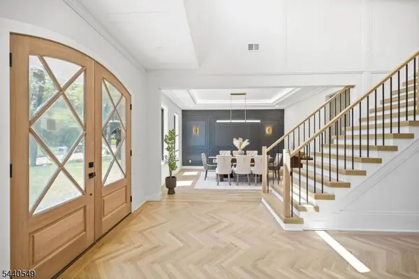 17 Briarwood Rd, Florham Park Boro, NJ 07932