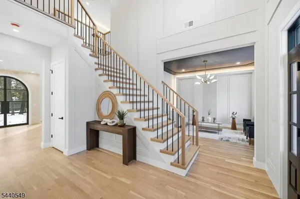 17 Briarwood Rd, Florham Park Boro, NJ 07932