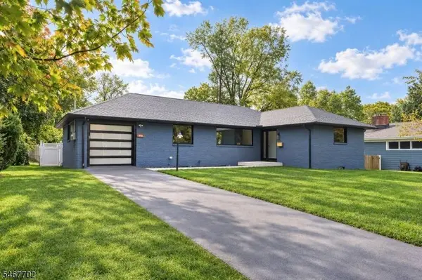 46 Ridgeway Ave
