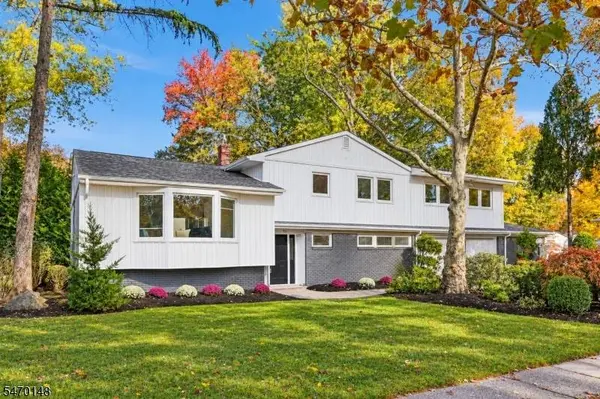 95 Redwood Rd