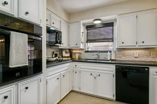 6917 Smithfield RD, North Richland Hills, TX 76182