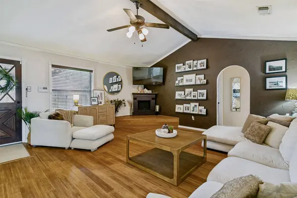 6917 Smithfield RD, North Richland Hills, TX 76182