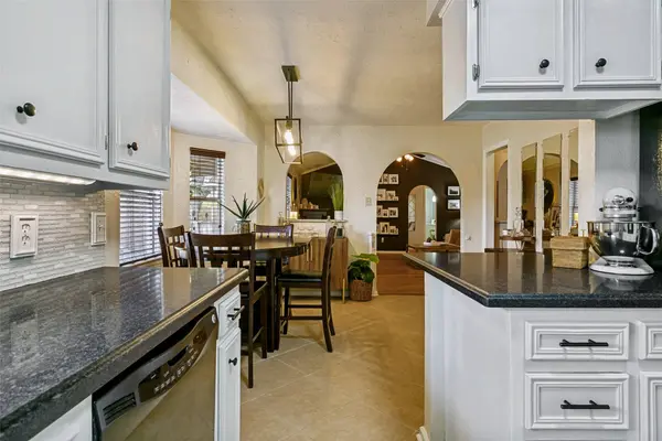 6917 Smithfield RD, North Richland Hills, TX 76182