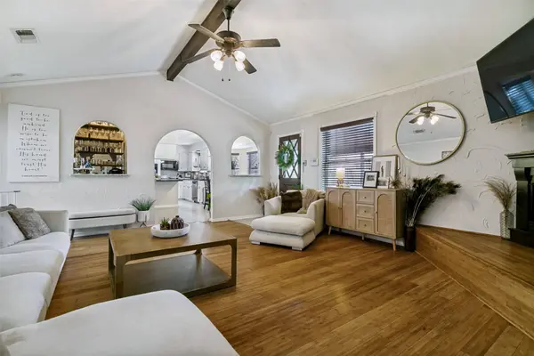 6917 Smithfield RD, North Richland Hills, TX 76182