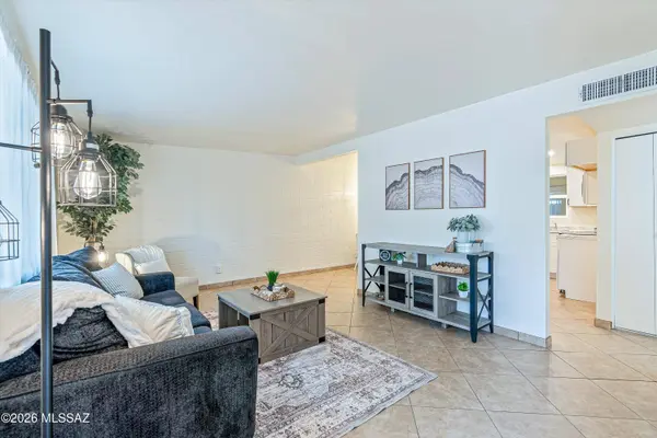 3895 S Queen Palm Dr, Tucson, AZ 85730