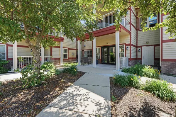 1300 School Street #208, Sun Prairie, WI 53590